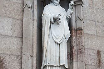 333px-Armagh_Roman_Catholic_Cathedral_of_St._Patrick_South_Portal_Statue_of_St._Malachy_2013_09_24