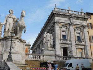 Piața-Capitolului-din-Roma6-650x488